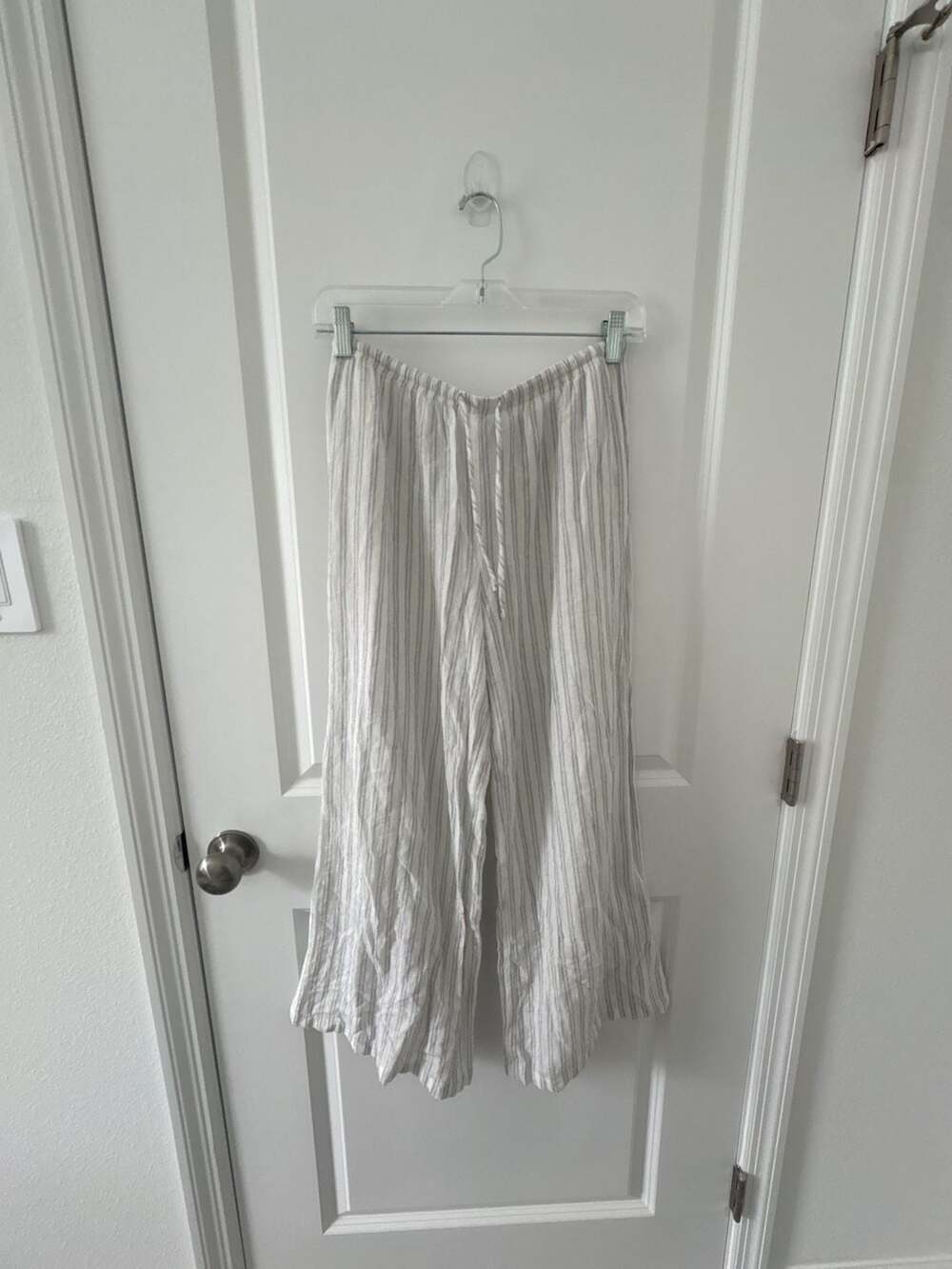 Your Favorite by PacSun White and Blue Striped Wide Leg Pants inseam 27’